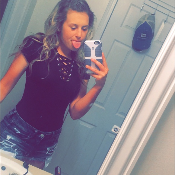 Profile Picture of Hailey Cramer (@hc2727) on Poshmark