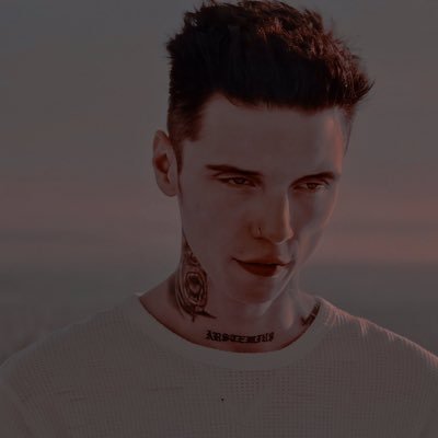 Profile Picture of Justin Davenport (@PainedAddiction) on Twitter