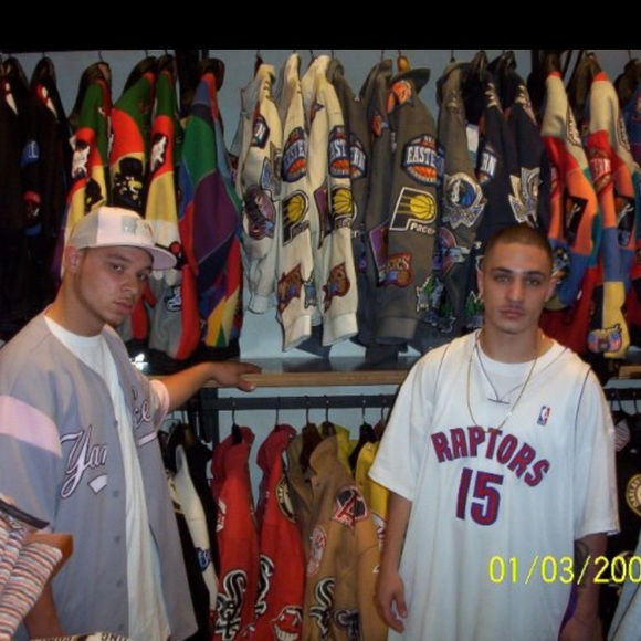 Profile Picture of Andrew Anderson (@bbbrucebanner3) on Poshmark