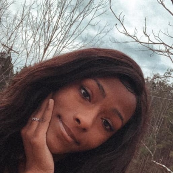 Ashia Tatem - Poshmark Profile Picture of Ashia Tatem (@ashiatatem) on Poshmark