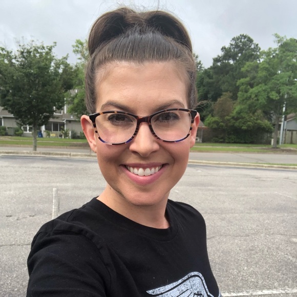 Profile Picture of Alexandra Marold (@abmz72) on Poshmark