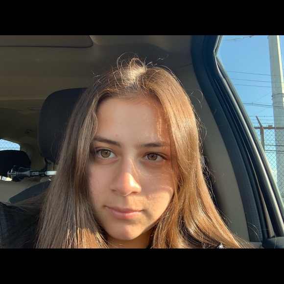 Profile Picture of Alexandra Alcantara (@ally82627) on Poshmark