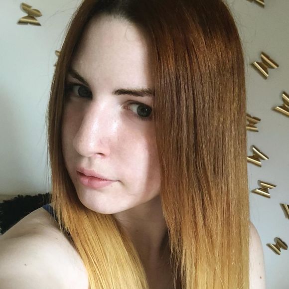 Eszter Szücs - Poshmark Profile Picture of Eszter Szücs (@esztike724) on Poshmark