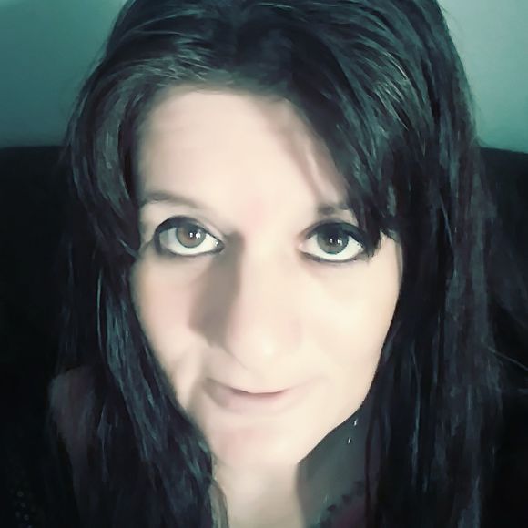 Profile Picture of Rachelle Hermanson (@rnh1978) on Poshmark