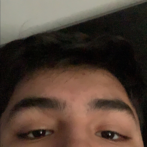 Profile Picture of Andrew Zambrano (@bruh152) on Poshmark