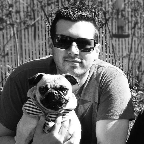 Profile Picture of Andrew Bloomfield (@aebloomfield) on Poshmark