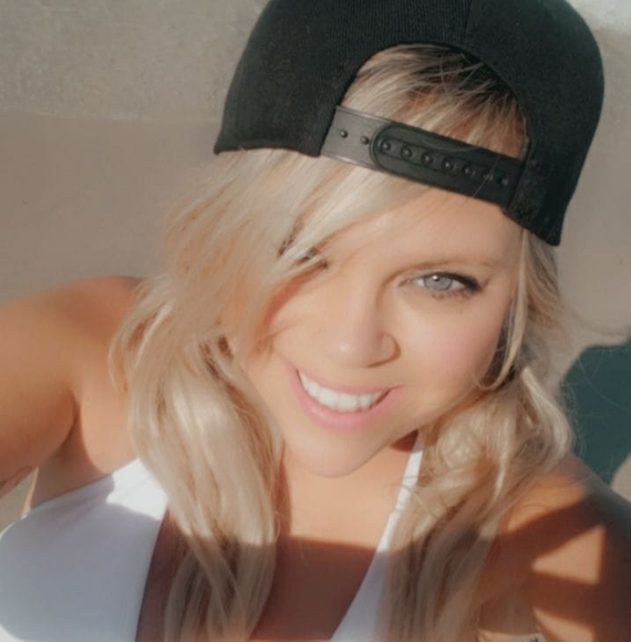 Profile Picture of Rachel Ullrich (@rachelullrich) on Poshmark