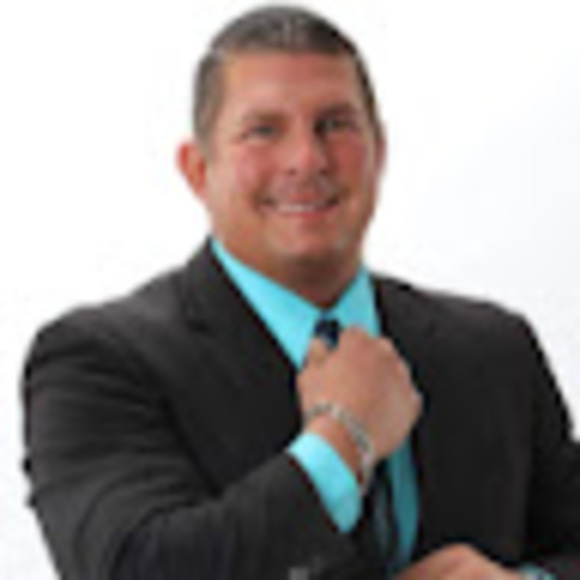 Profile Picture of Michael Fischetti (@mfpiplaw) on Poshmark