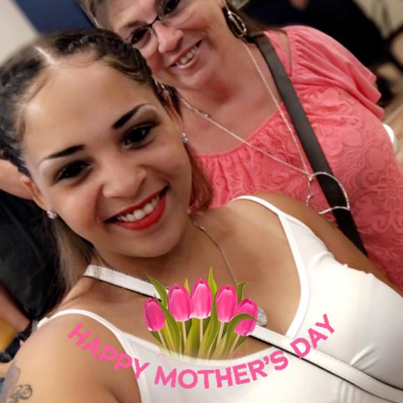 Profile Picture of Jessie Manning (@sweetpea24_101) on Poshmark