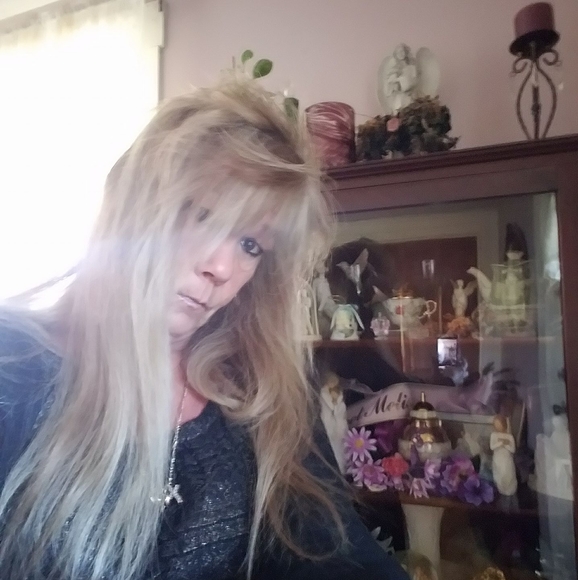 Profile Picture of Donna Riggs (@donnamarieriggs) on Poshmark