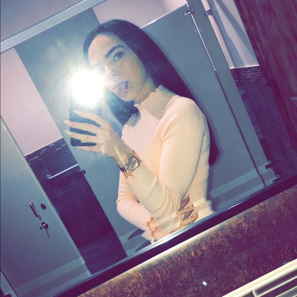 Profile Picture of Antonella Bruno (@nellaa_bruno) on Poshmark