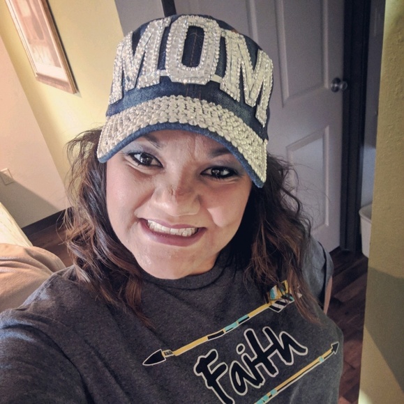 Profile Picture of Virginia Runnels (@virgirunnels) on Poshmark