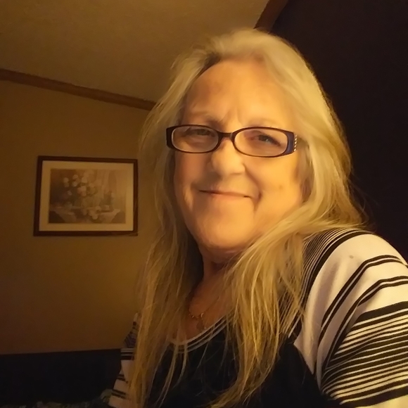 Profile Picture of Kim Deaton logue (@caseyjo1957) on Poshmark