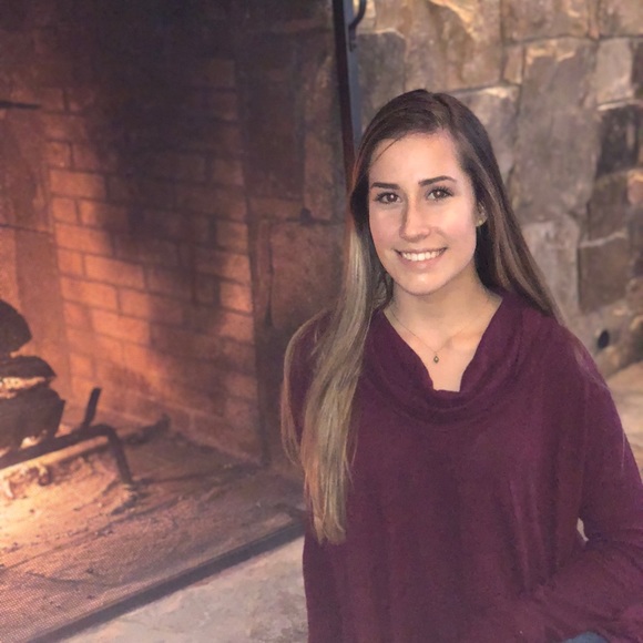 Elizabeth Cassibry - Poshmark Profile Picture of Elizabeth Cassibry (@ecassibry21) on Poshmark