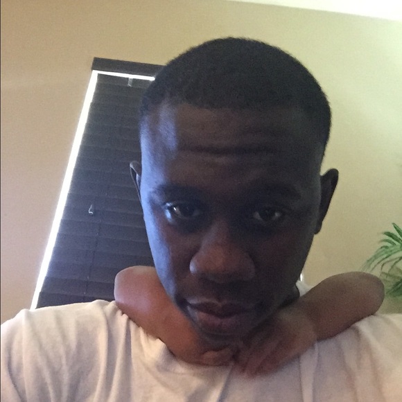 Profile Picture of Joshua Ashford (@jashford2007) on Poshmark