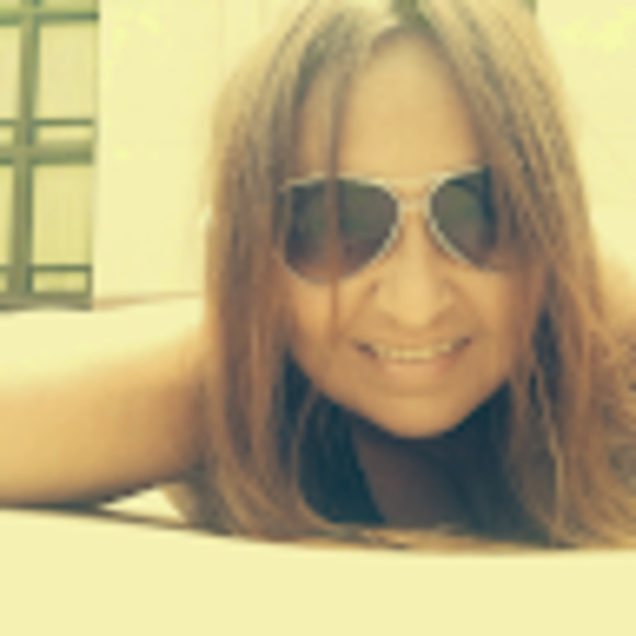 Profile Picture of Jen Randall (@andjennyran) on Poshmark