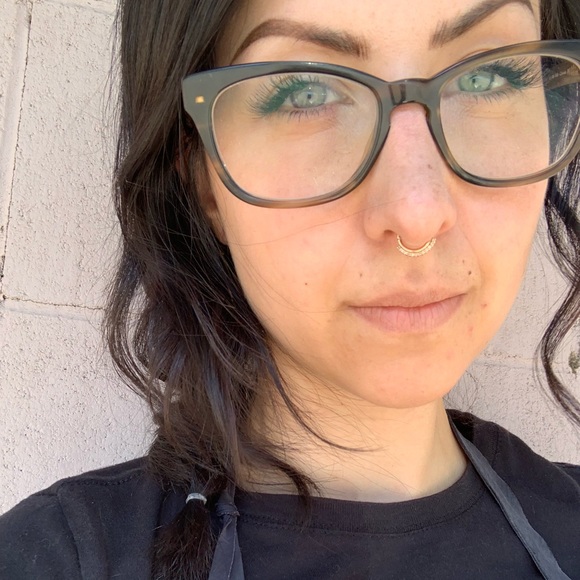 Profile Picture of Vera Davidson (@verarebecca) on Poshmark