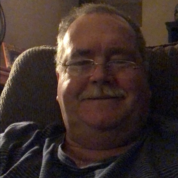 Profile Picture of Jeffery Hall (@jdhallrty) on Poshmark