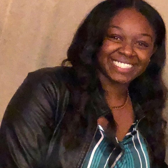 Profile Picture of Tierra Collums (@tierracollums) on Poshmark