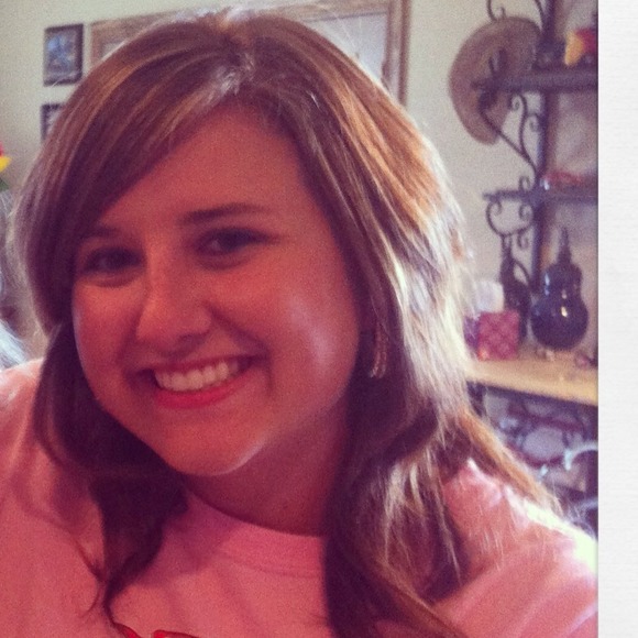 Olivia Conway - Poshmark Profile Picture of Olivia Conway (@olivialarae) on Poshmark