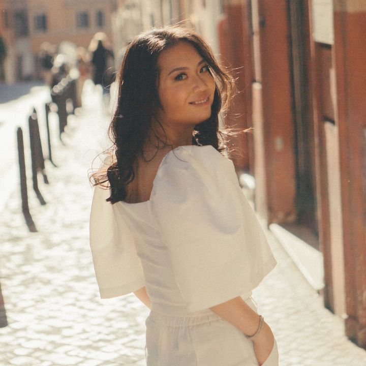 Profile Picture of Stephanie (@stephspageturner) on Tiktok