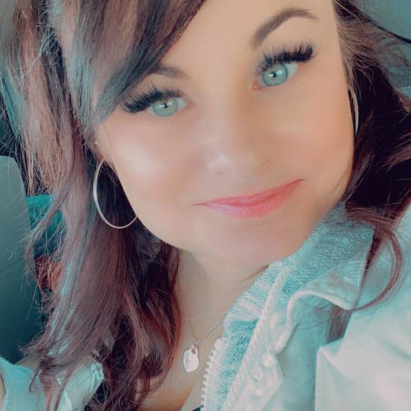 Profile Picture of Autumn Baker (@autieb81) on Poshmark