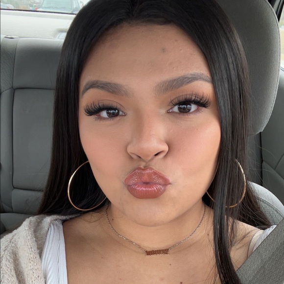 Profile Picture of Gisselle Rodriguez (@gis_r) on Poshmark