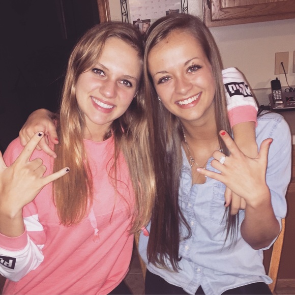 Profile Picture of Cassie Harruff (@cassieharruff) on Poshmark