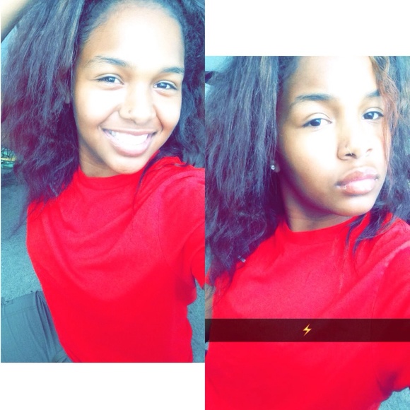 Sarah Razo - Poshmark Profile Picture of Sarah Razo (@sarahgothejuice) on Poshmark