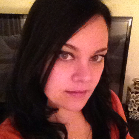 Profile Picture of Jennie Dogaru (@catzeye421) on Poshmark