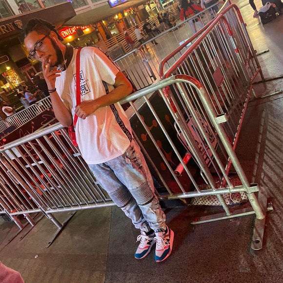 Profile Picture of Trent Holt (@hipickle) on Poshmark