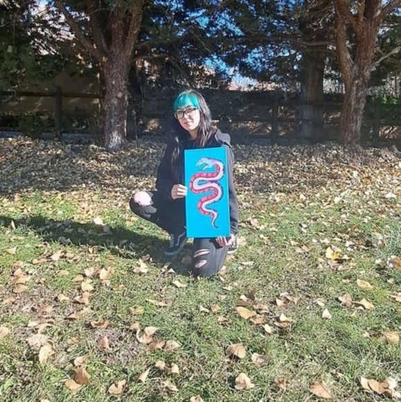 Profile Picture of Lissa Skeeters (@dingusduck) on Poshmark