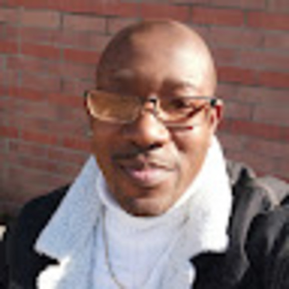 Kevin Brooks - Poshmark Profile Picture of Kevin Brooks (@kevindbrookso) on Poshmark