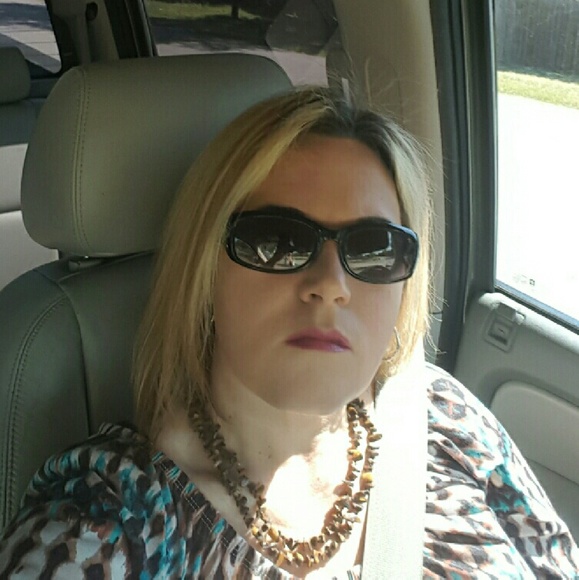 Profile Picture of Cynthia Mann (@tweettypie) on Poshmark