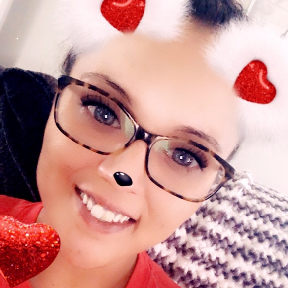 Profile Picture of Kristen Ramieri (@kristen_ramieri) on Poshmark