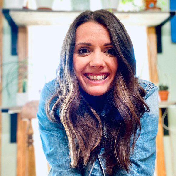 Profile Picture of Debreanna Zahller (@dontcallmedeb) on Poshmark