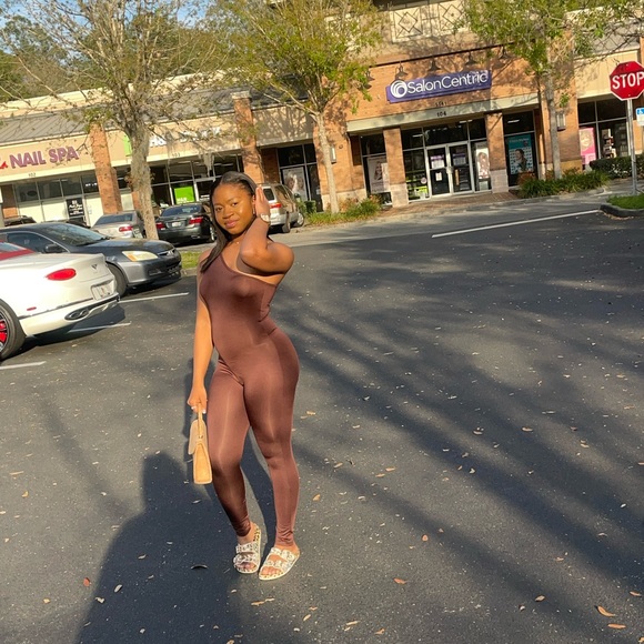 Profile Picture of Charkhia Danzy (@kdanzy03) on Poshmark