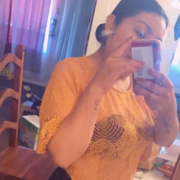 Profile Picture of Eloisa Hernandez (@elolove25) on Poshmark