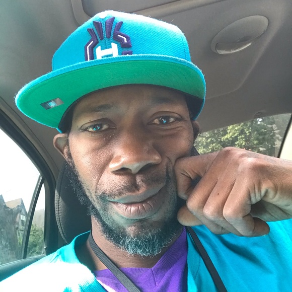 Profile Picture of Dee Boyce (@deeboyce) on Poshmark