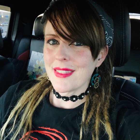 Profile Picture of Rhonda Hutcheson (@celtichutcheson) on Poshmark