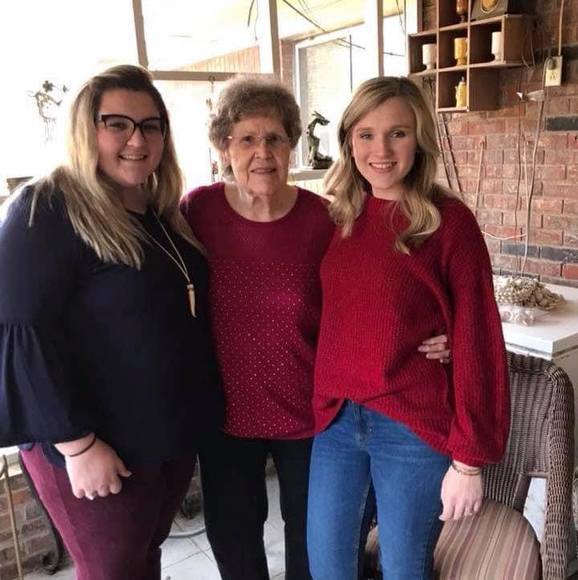 Profile Picture of Carleigh Roberts (@carleigh3013) on Poshmark