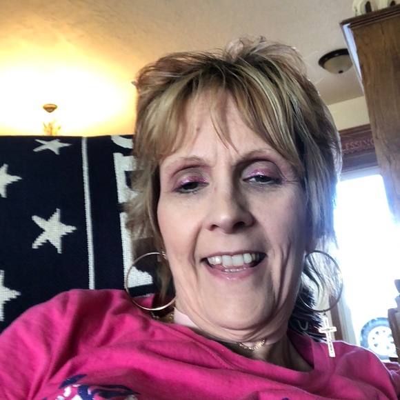 Profile Picture of Rita Rhodes (@ritaleer) on Poshmark