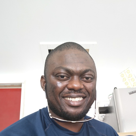 Profile Picture of Fonsa Fonguck (@ffonsa) on Poshmark