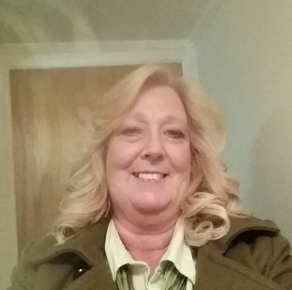 Profile Picture of Lolla Brydon (@lollabrydon) on Poshmark