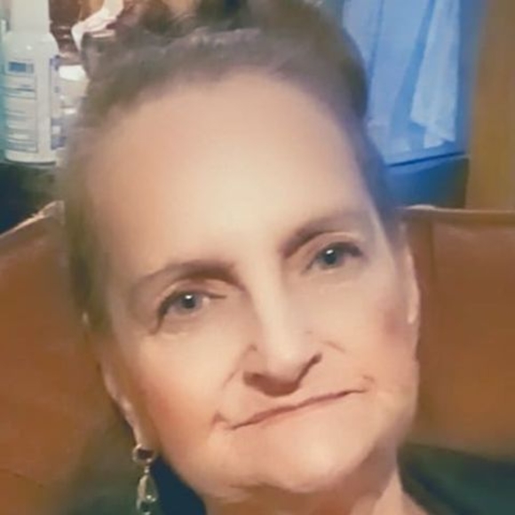 Profile Picture of Paula Kennedy (@paulalilly01) on Poshmark