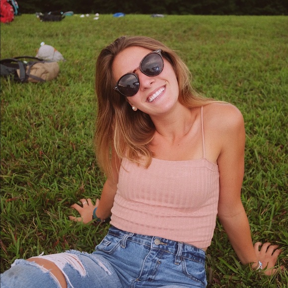 Profile Picture of Anna Piscopo (@piscopag) on Poshmark