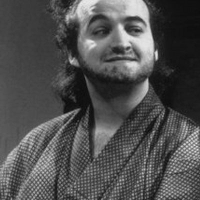 Profile Picture of Doug Hendrix (@theatre_dad1993) on Twitter