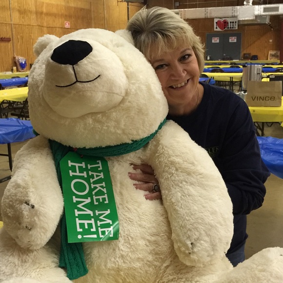 Profile Picture of Debbie Densmore (@debbiedensmore) on Poshmark