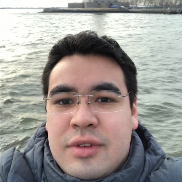 Profile Picture of Felipe Souza (@felipe_souza) on Poshmark