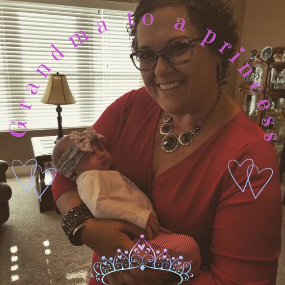 Profile Picture of Lisa Fouts-hintzman (@hintzmanl) on Poshmark